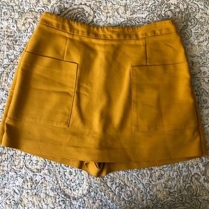Zara Trafaluc Mustard Skort with front pockets